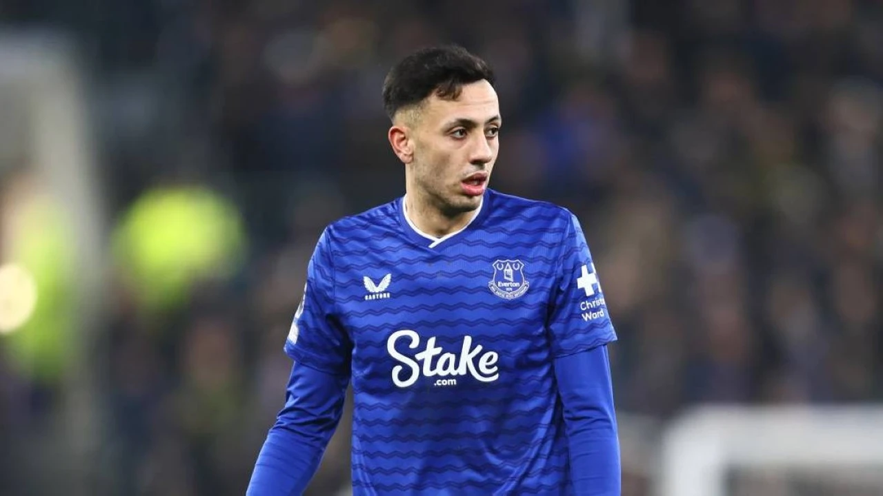 أزمة نفسية حادة.. نجم نادي إيفرتون الإنجليزي يواجه صدمة بسبب سوق الانتقالات الشتوية